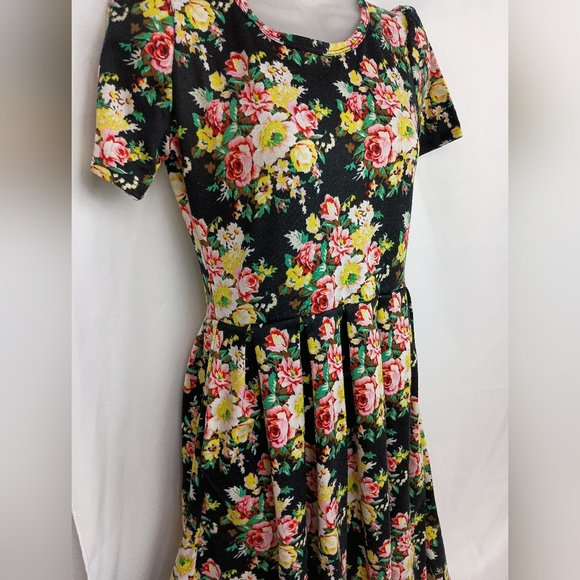 2/$30 Lularoe Butterly Floral Short Sleeve Dress-(#635) - Picture 3 of 6